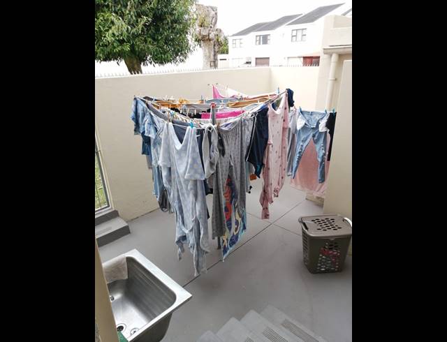 3 bed property to rent in BEACONHURST